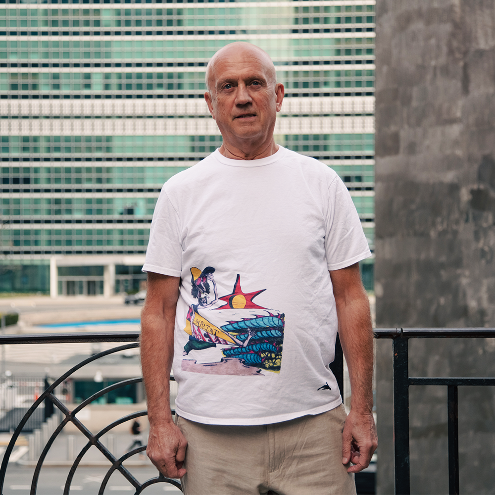 Sax OnPoint Surfs Up white shirt on Sax's Dad, Graham Leader